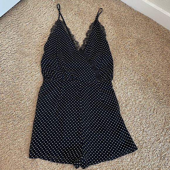 SHEIN POLKADOT LACE BLACKWHITE DOT ROMPER M